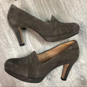 Clarks Delsie Joy Suede Dark Taupe Pumps